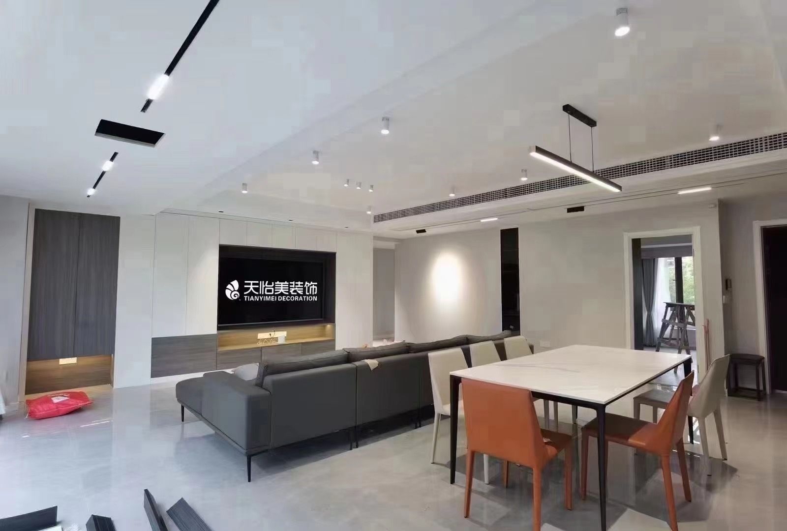 現代簡約/三室兩衛/104/總價：13萬元